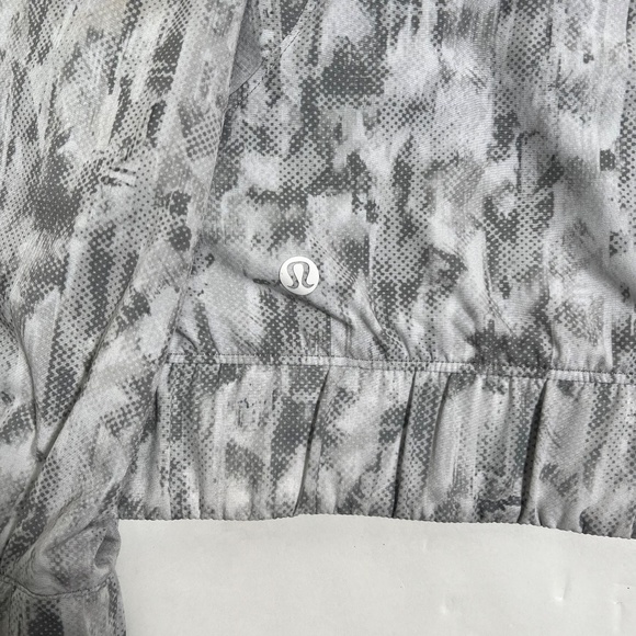 Lululemon Women's Bombs Away Jacket White / City Breeze White Multi Size 6 - Picture 12 of 12